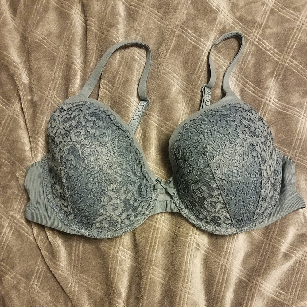 Victoria's Secret 38C